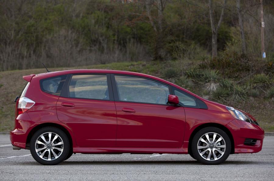  Honda Fit Sport 2013 года  (фото 28 из 31)
